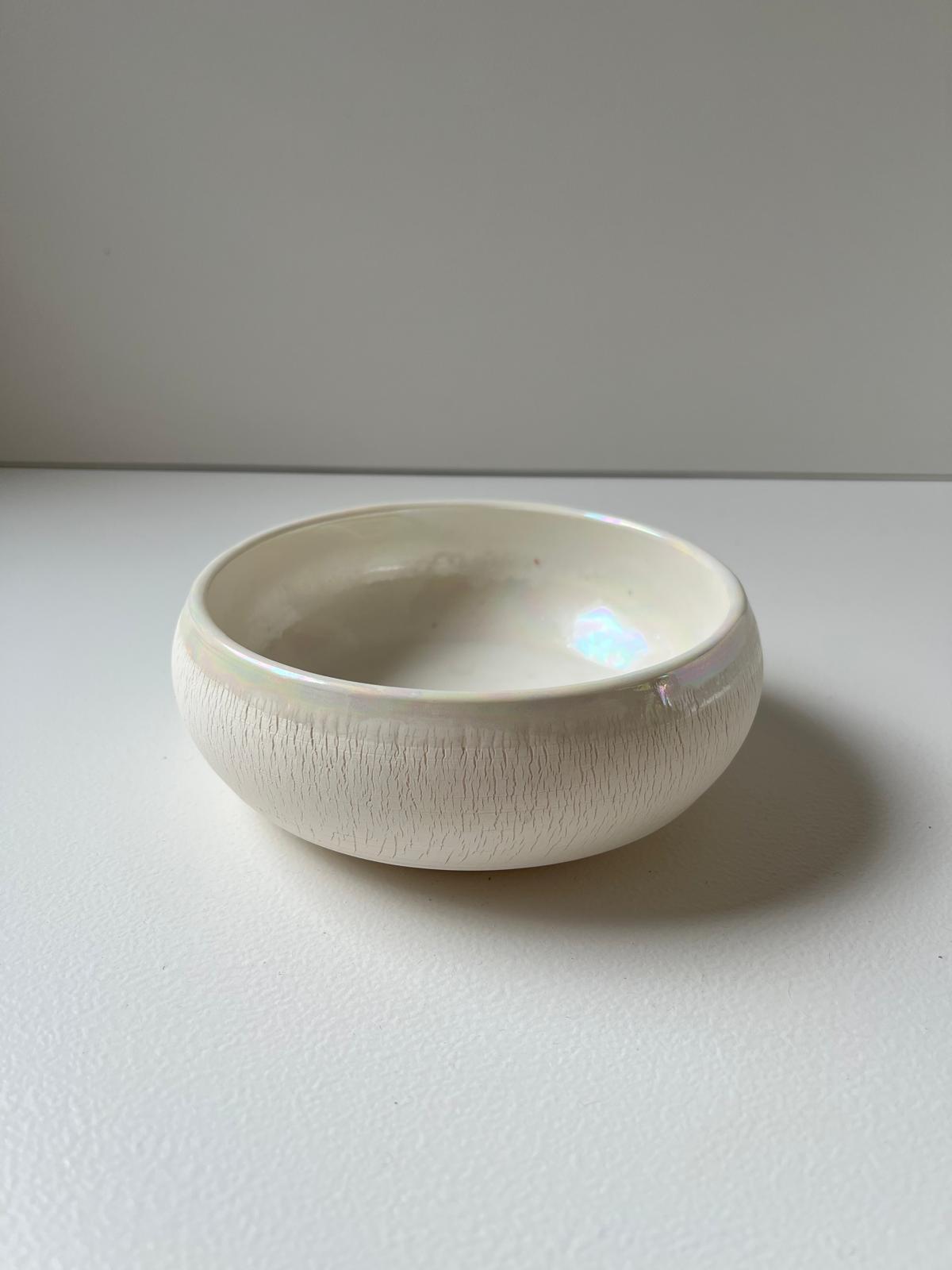 Crackle bowl with lustre