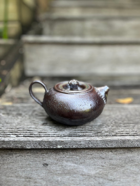 Bronze tea pot