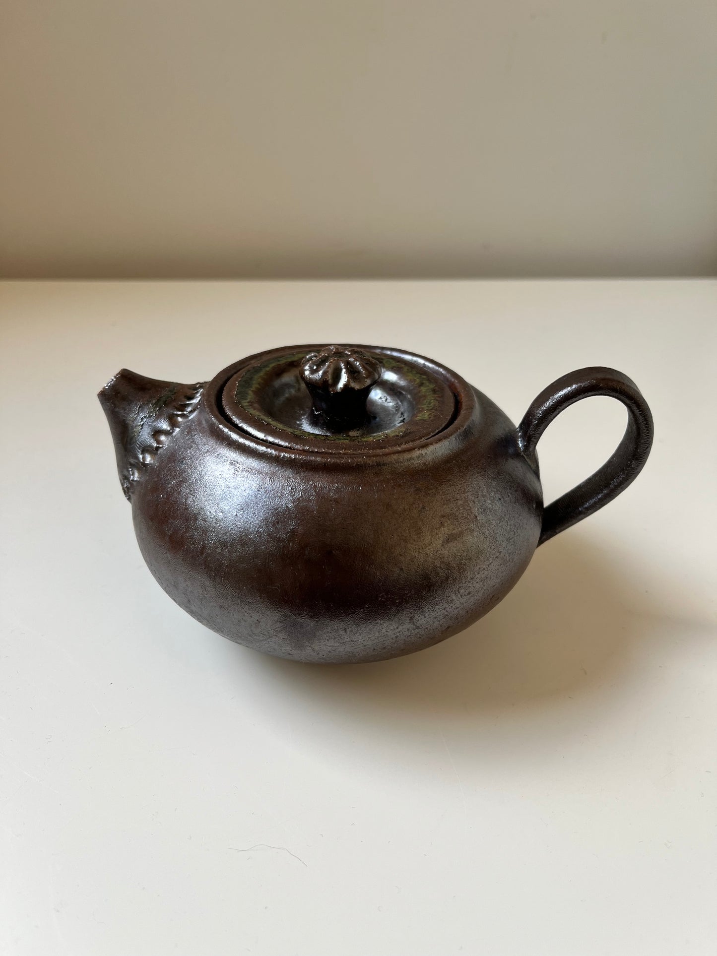Bronze tea pot