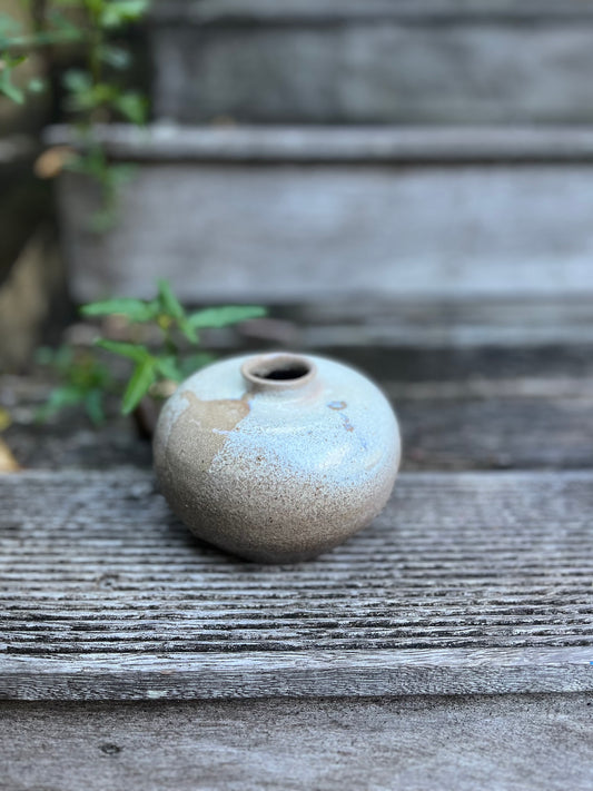 Salt glazed vase - snow