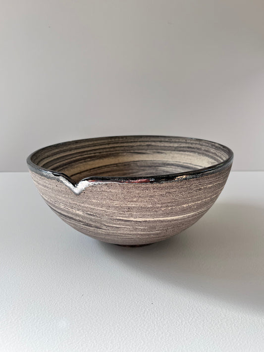 Marbled bowl with palladium rim